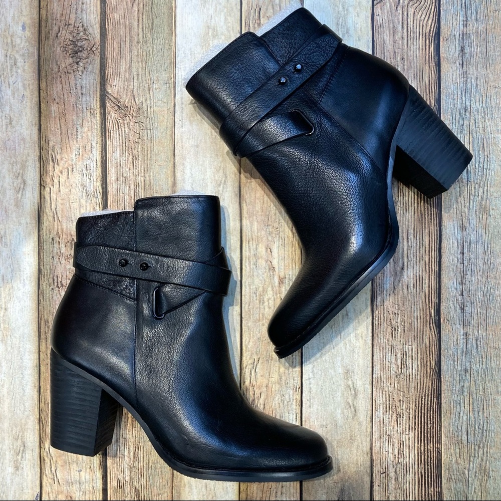 Arturo Chiang Sanya Block Heel Leather Bootie